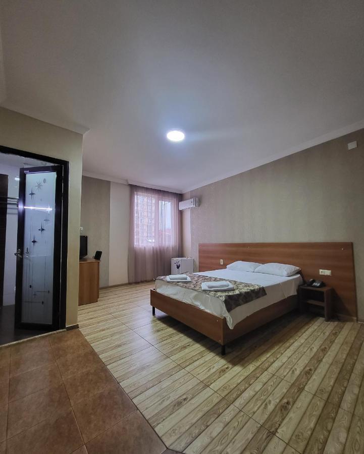 Hotel Elio Батумі Екстер'єр фото