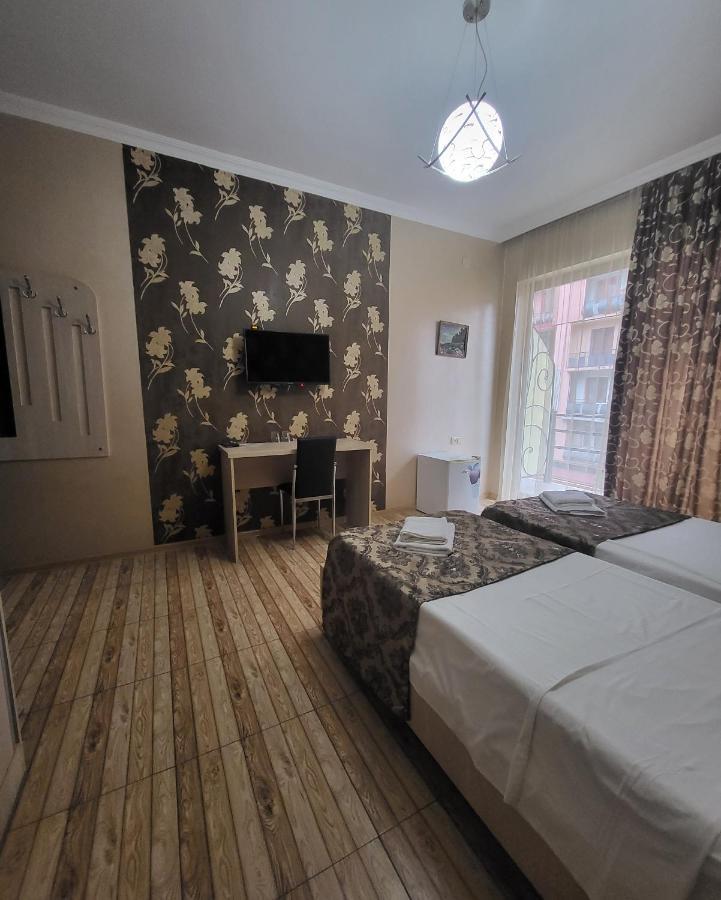 Hotel Elio Батумі Екстер'єр фото