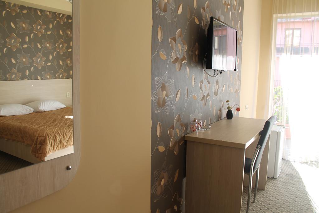 Hotel Elio Батумі Екстер'єр фото